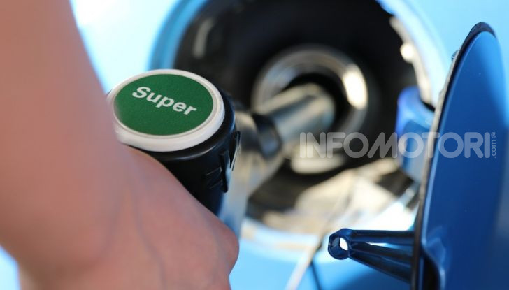 Benzina in Italia e nel mondo: quanta ne compro con uno stipendio? - Foto 7 di 7