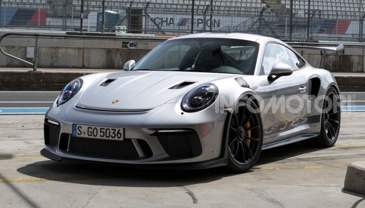 VIDEO: Ferrari 488 Pista contro Porsche GT3 RS e McLaren 600LT - Foto 2 di 13