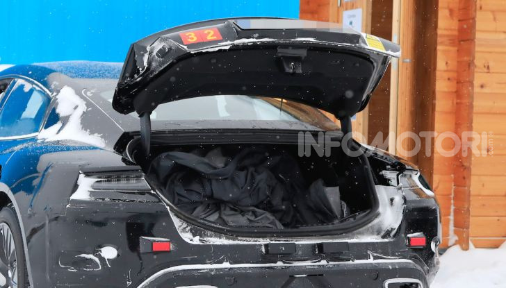 Porsche Taycan, questo il nome della 100% elettrica Mission E - Foto 12 di 38