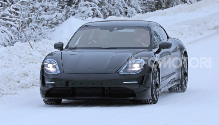 Porsche Taycan, questo il nome della 100% elettrica Mission E - Foto 2 di 38