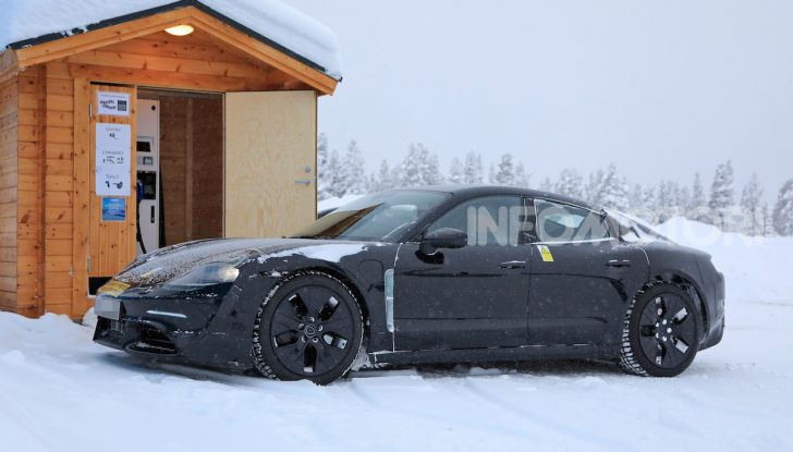 Porsche Taycan, questo il nome della 100% elettrica Mission E - Foto 28 di 38