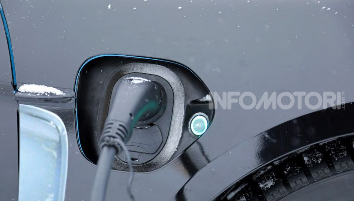 Porsche Taycan, questo il nome della 100% elettrica Mission E - Foto 34 di 38