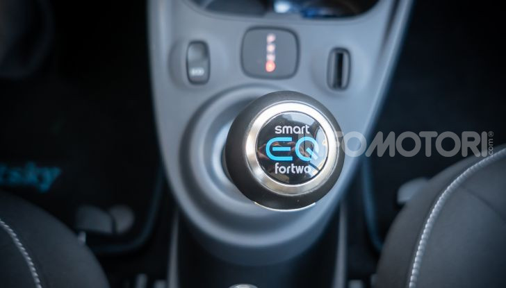 Daimler e Geely Holding, joint venture globale per sviluppare il marchio smart - Foto 39 di 53