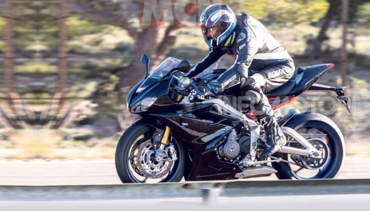 Triumph Daytona 765 2020: la sportiva di Hinckley torna con la MotoGP - Foto 3 di 3