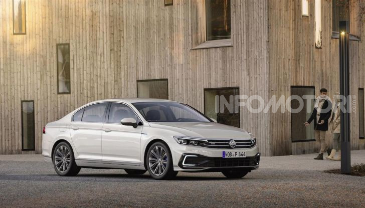 Volkswagen Passat: la 9° generazione del 2023 sarà solo station wagon - Foto 26 di 41