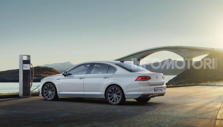 Volkswagen Passat: la 9° generazione del 2023 sarà solo station wagon - Foto 27 di 41