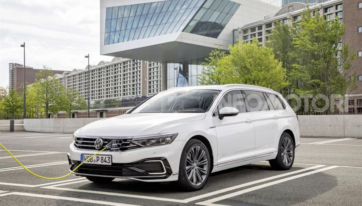 Volkswagen Passat: la 9° generazione del 2023 sarà solo station wagon - Foto 13 di 41