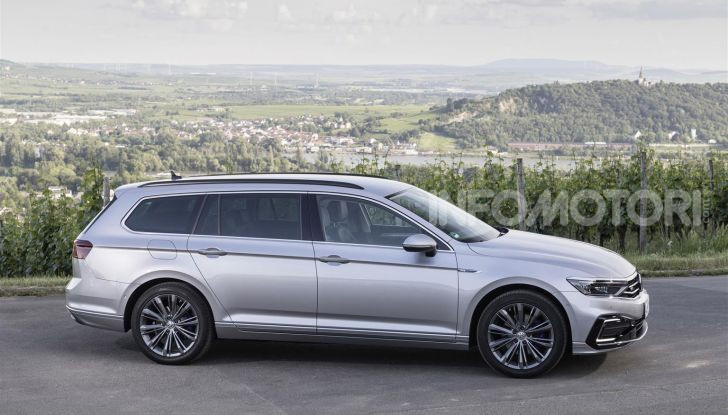 Volkswagen Passat: la 9° generazione del 2023 sarà solo station wagon - Foto 5 di 41