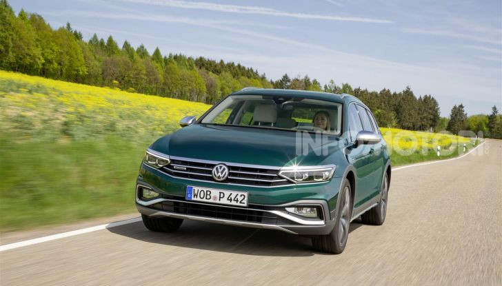 Volkswagen Passat: la 9° generazione del 2023 sarà solo station wagon - Foto 2 di 41