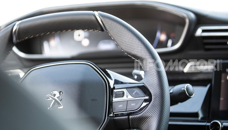 In viaggio verso Ginevra e nel futuro elettrificato con Peugeot - Foto 16 di 49