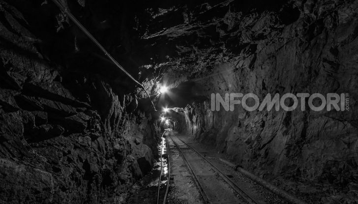 Amnesty International, le auto elettriche richiedono sfruttamento umano - Foto 5 di 9