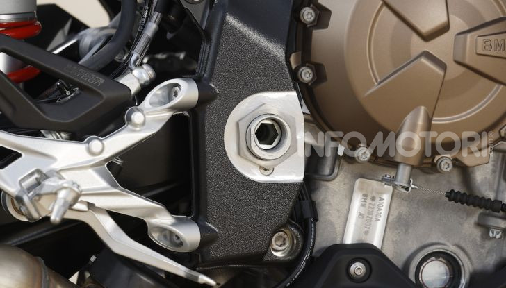 BMW S 1000 RR 2019: più veloce, leggera e guidabile - Foto 13 di 14