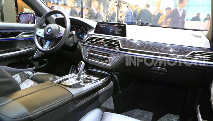 Nuova BMW Serie 7 2019: un restyling imperioso per l’ammiraglia tedesca - Foto 20 di 43