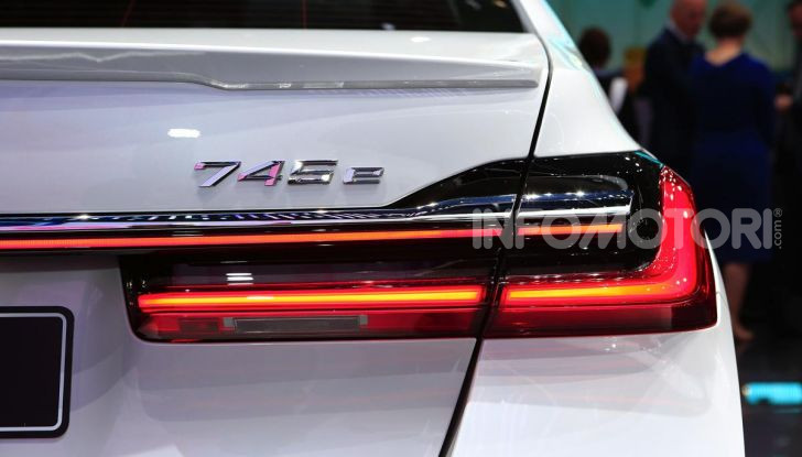 Nuova BMW Serie 7 2019: un restyling imperioso per l’ammiraglia tedesca - Foto 23 di 43