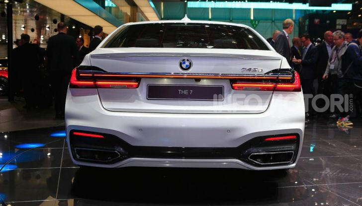 Nuova BMW Serie 7 2019: un restyling imperioso per l’ammiraglia tedesca - Foto 24 di 43