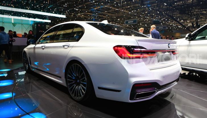 Nuova BMW Serie 7 2019: un restyling imperioso per l’ammiraglia tedesca - Foto 25 di 43