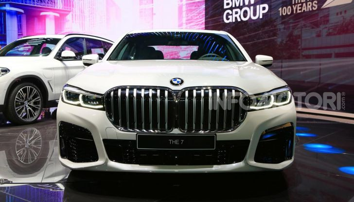 Nuova BMW Serie 7 2019: un restyling imperioso per l’ammiraglia tedesca - Foto 28 di 43