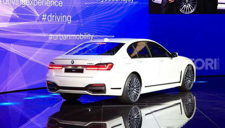 Nuova BMW Serie 7 2019: un restyling imperioso per l’ammiraglia tedesca - Foto 32 di 43