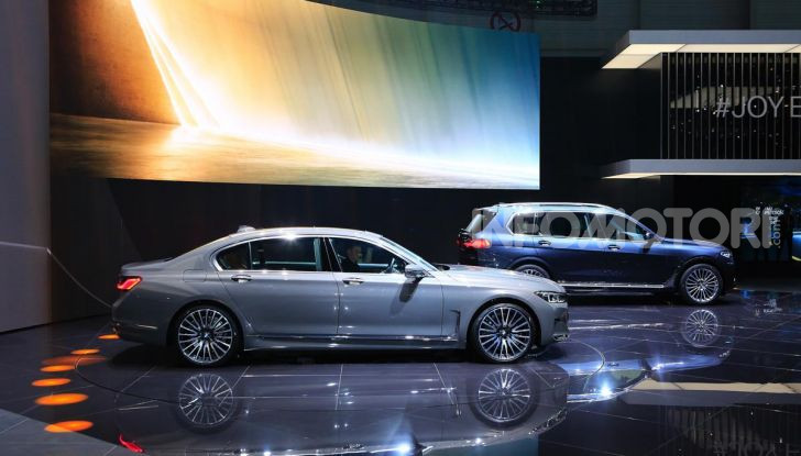 Nuova BMW Serie 7 2019: un restyling imperioso per l’ammiraglia tedesca - Foto 33 di 43