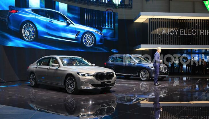 Nuova BMW Serie 7 2019: un restyling imperioso per l’ammiraglia tedesca - Foto 38 di 43