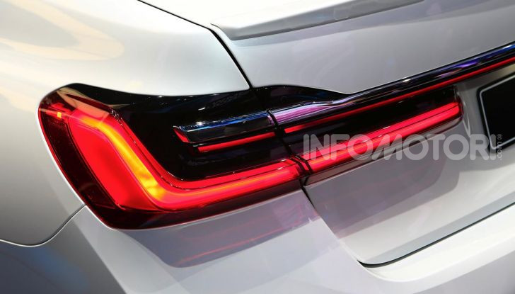 Nuova BMW Serie 7 2019: un restyling imperioso per l’ammiraglia tedesca - Foto 9 di 43