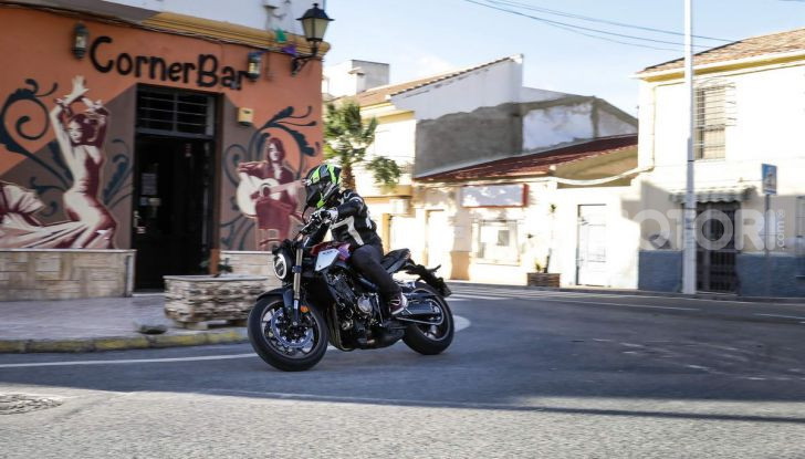 Prova su strada Honda CB650R e CBR650R 2019, caratteristiche, prezzi ed opinioni - Foto 10 di 78