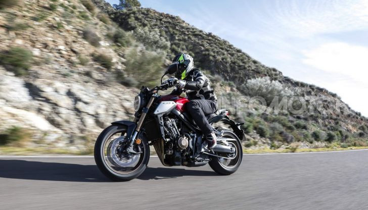 Prova su strada Honda CB650R e CBR650R 2019, caratteristiche, prezzi ed opinioni - Foto 22 di 78