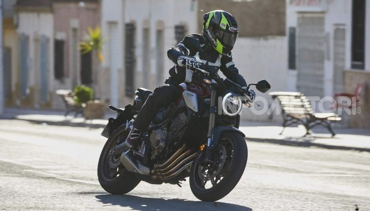 Prova su strada Honda CB650R e CBR650R 2019, caratteristiche, prezzi ed opinioni - Foto 24 di 78