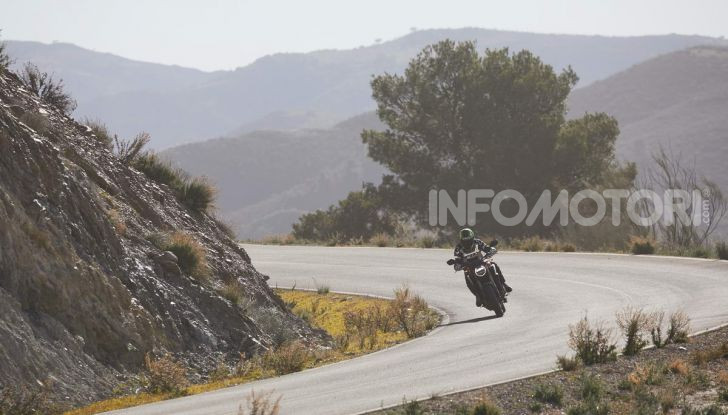Prova su strada Honda CB650R e CBR650R 2019, caratteristiche, prezzi ed opinioni - Foto 31 di 78