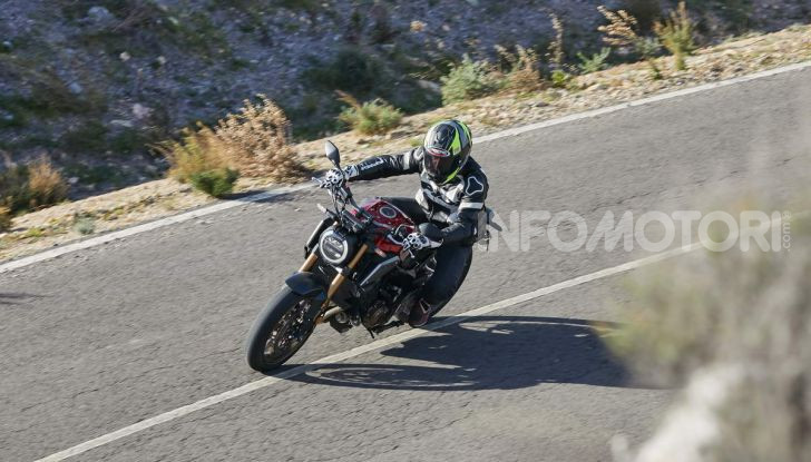 Prova su strada Honda CB650R e CBR650R 2019, caratteristiche, prezzi ed opinioni - Foto 35 di 78