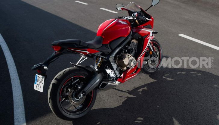 Prova su strada Honda CB650R e CBR650R 2019, caratteristiche, prezzi ed opinioni - Foto 46 di 78