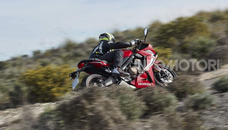 Prova su strada Honda CB650R e CBR650R 2019, caratteristiche, prezzi ed opinioni - Foto 73 di 78
