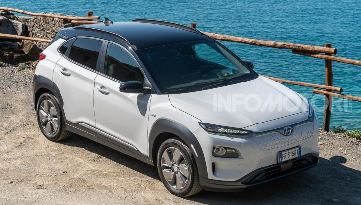 Prova su strada Hyundai Kona Electric, il B-SUV elettrico a prova di vacanza - Foto 4 di 46