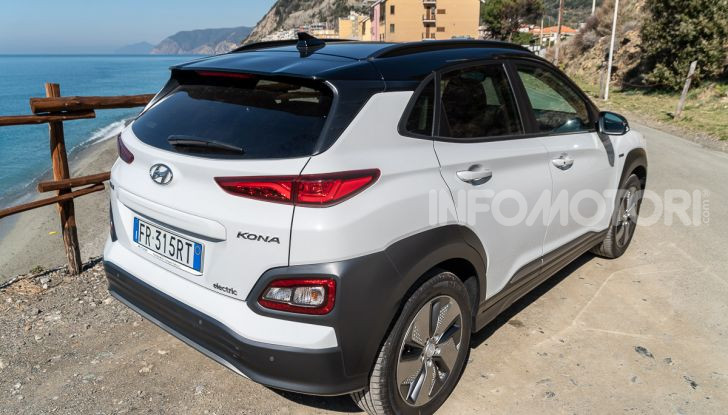 Prova su strada Hyundai Kona Electric, il B-SUV elettrico a prova di vacanza - Foto 24 di 46