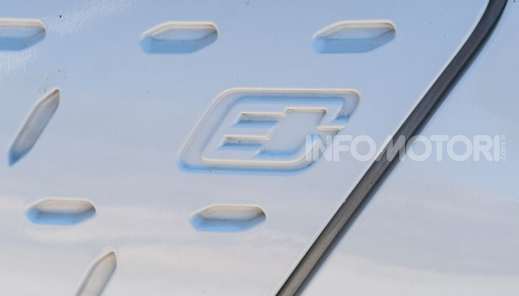 Prova su strada Hyundai Kona Electric, il B-SUV elettrico a prova di vacanza - Foto 25 di 46