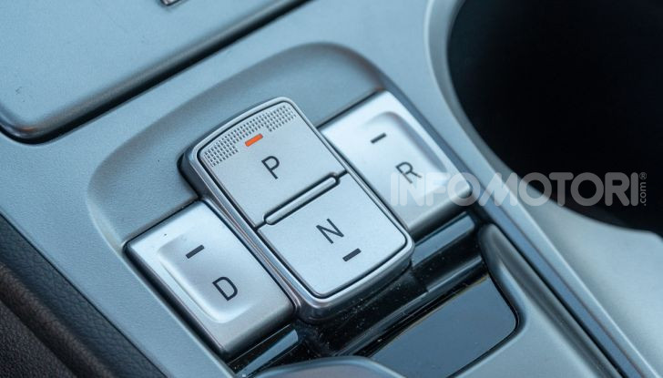 Prova su strada Hyundai Kona Electric, il B-SUV elettrico a prova di vacanza - Foto 28 di 46