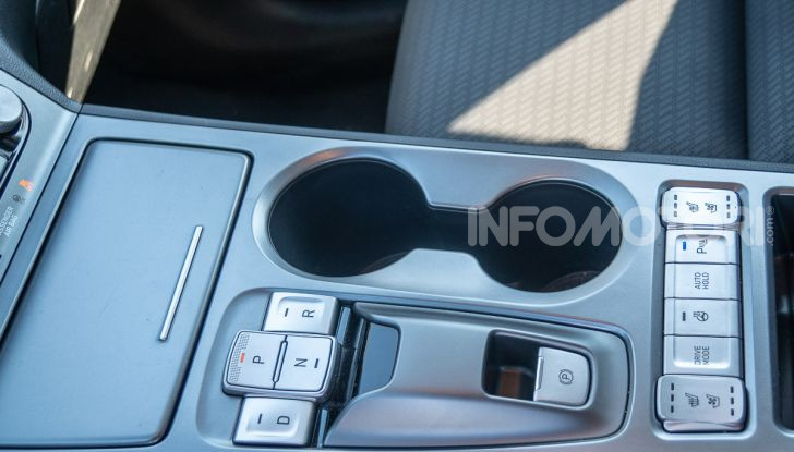 Prova su strada Hyundai Kona Electric, il B-SUV elettrico a prova di vacanza - Foto 29 di 46