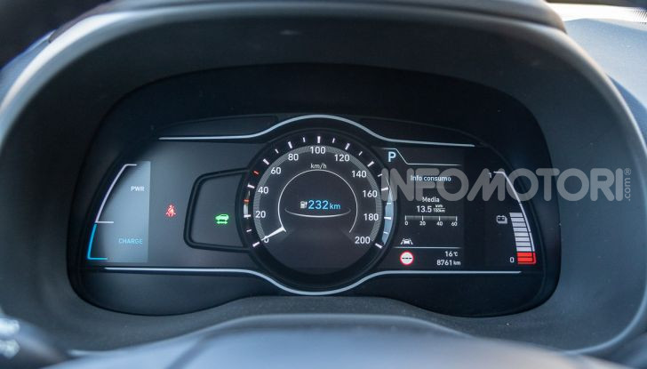 Prova su strada Hyundai Kona Electric, il B-SUV elettrico a prova di vacanza - Foto 36 di 46