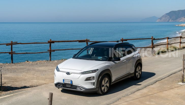 Prova su strada Hyundai Kona Electric, il B-SUV elettrico a prova di vacanza - Foto 43 di 46