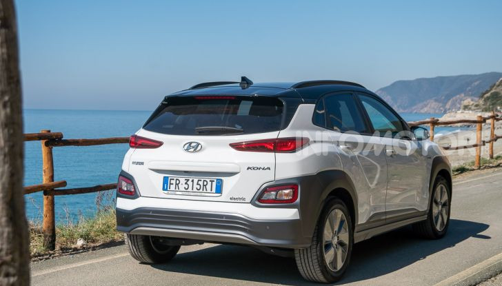 Prova su strada Hyundai Kona Electric, il B-SUV elettrico a prova di vacanza - Foto 45 di 46
