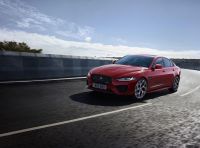 Jaguar XE: tanto comfort e prestazioni per la berlina