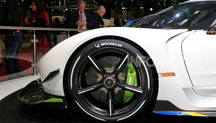 Koenigsegg Jesko, supercar a etanolo da 1.600 CV - Foto 9 di 17