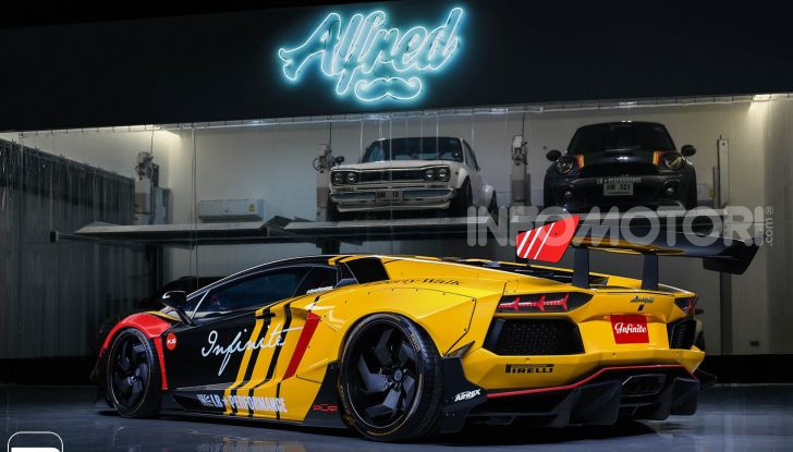 Lamborghini Aventador Liberty Walk, tuning da auto da corsa - Foto 3 di 10
