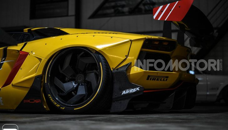 Lamborghini Aventador Liberty Walk, tuning da auto da corsa - Foto 7 di 10