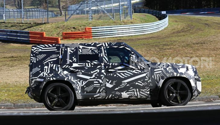 Nuova Land Rover Defender 2020, nuove immagini dei test dinamici - Foto 7 di 18
