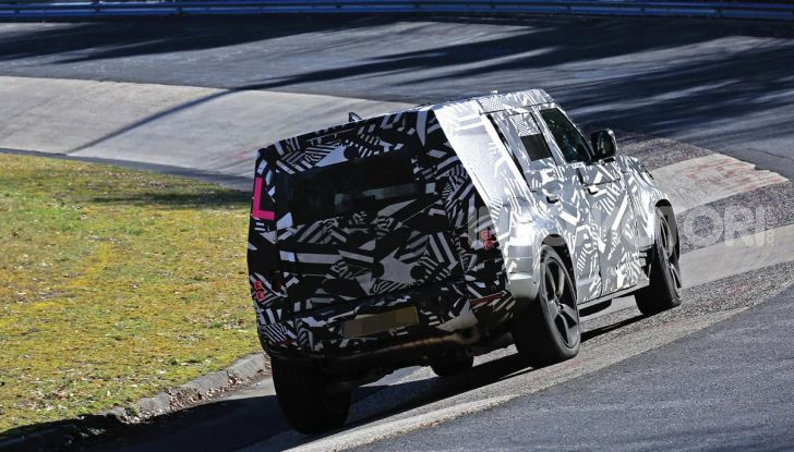 Nuova Land Rover Defender 2020, nuove immagini dei test dinamici - Foto 5 di 18