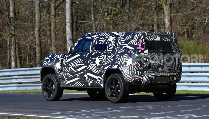 Nuova Land Rover Defender 2020, nuove immagini dei test dinamici - Foto 10 di 18