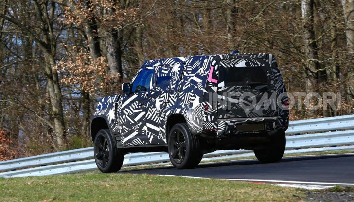 Nuova Land Rover Defender 2020, nuove immagini dei test dinamici - Foto 9 di 18