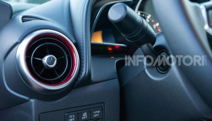 Prova Mazda CX-3 con il benzina da 121CV: tanto divertimento e stile! - Foto 31 di 36