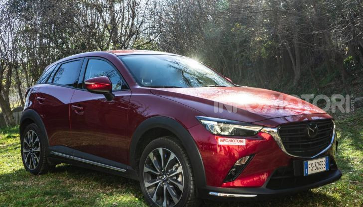 Prova Mazda CX-3 con il benzina da 121CV: tanto divertimento e stile! - Foto 2 di 36